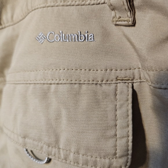 COLUMBIA Women's Beige Shorts Size 6 OMNI SHIELD ADVANCED REPELLENCY 18L - Picture 6 of 9